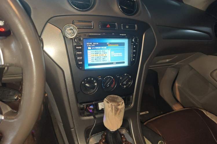 Used Ford Mondeo 2011 2.3L Fashion Edition Audio And AC Panel