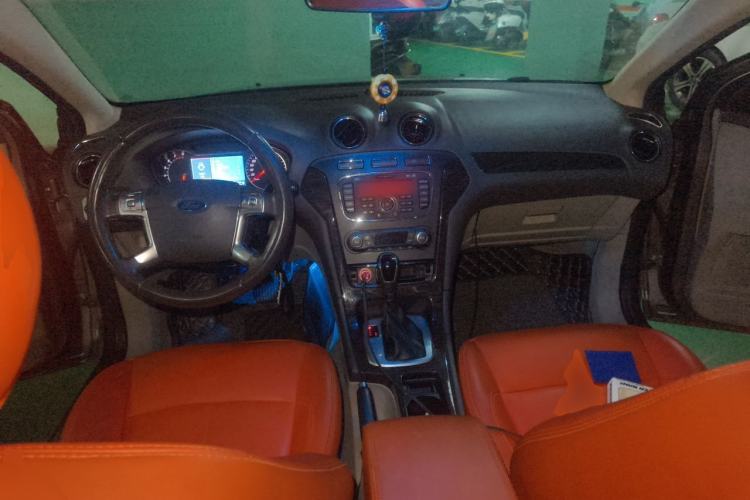 Used Ford Mondeo 2011 2.0L GTDi 200 Fashion Edition Center Console