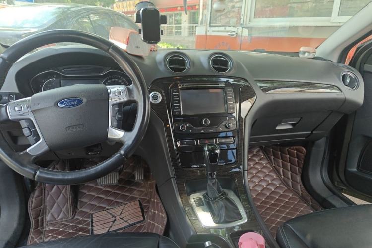 Used Ford Mondeo 2011 2.0L GTDi 200 Luxury Edition Center Console