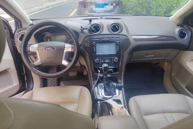 Used Ford Mondeo 2011 2.0L GTDi 200 Fashion Edition Center Console