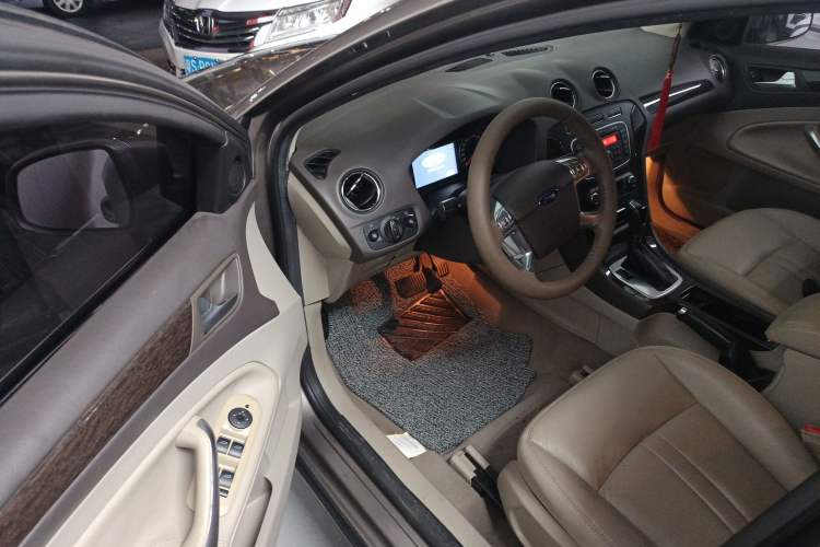 Used Ford Mondeo 2011 2.0L GTDi 200 Fashion Edition Driver Seat