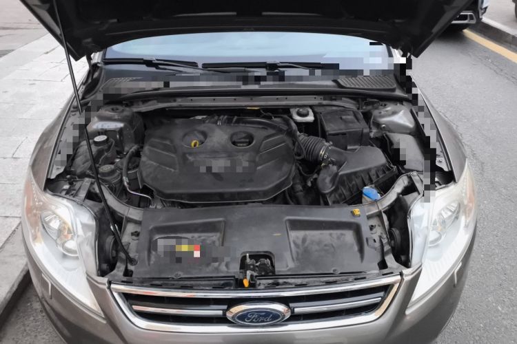 Used Ford Mondeo 2011 2.0L GTDi 200 Luxury Edition Engine Bay