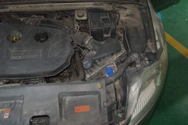 Used Ford Mondeo 2011 2.0L GTDi 200 Fashion Edition Engine Bay Left