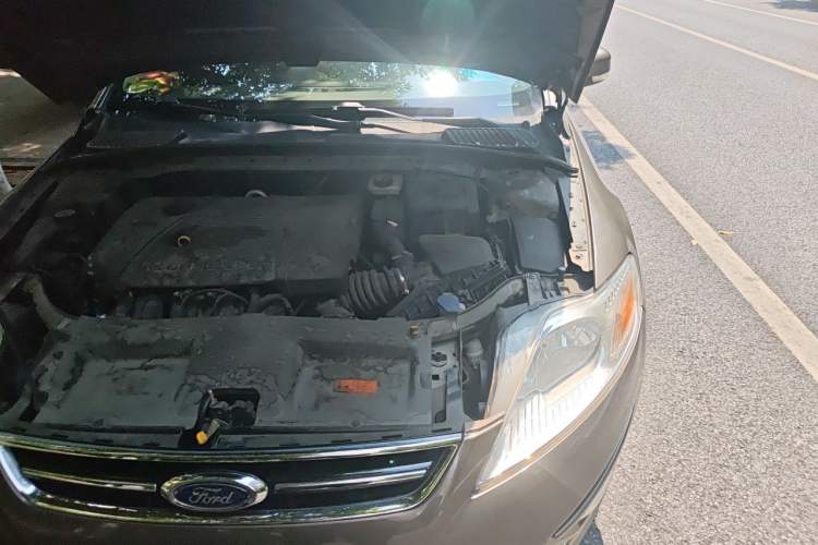 Used Ford Mondeo 2011 2.3L Luxury Model Engine Bay Left