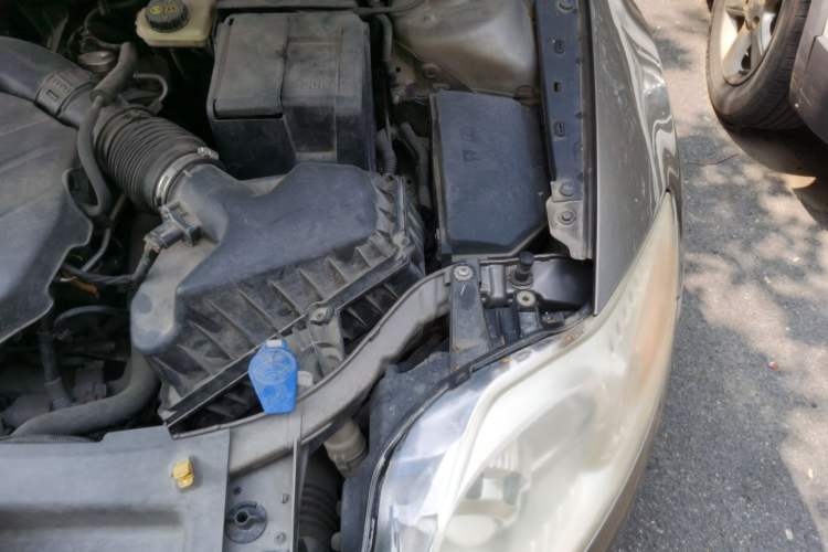 Used Ford Mondeo 2011 2.0L GTDi 200 Luxury Edition Engine Bay Left