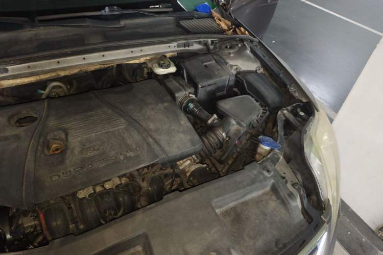 Used Ford Mondeo 2011 2.3L Fashion Edition Engine Bay Left