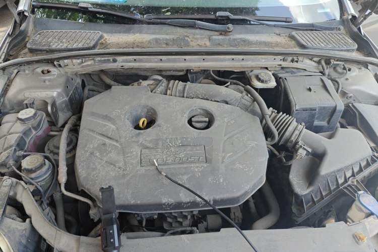 Used Ford Mondeo 2011 2.0L GTDi 200 Luxury Edition Engine Bay