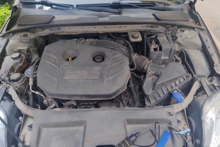 Used Ford Mondeo 2011 2.0L GTDi 200 Fashion Edition Engine Bay