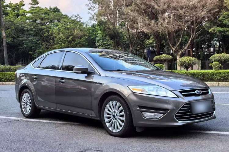 Used Ford Mondeo 2011 2.0L GTDi 200 Fashion Edition Front Right 45 Deg