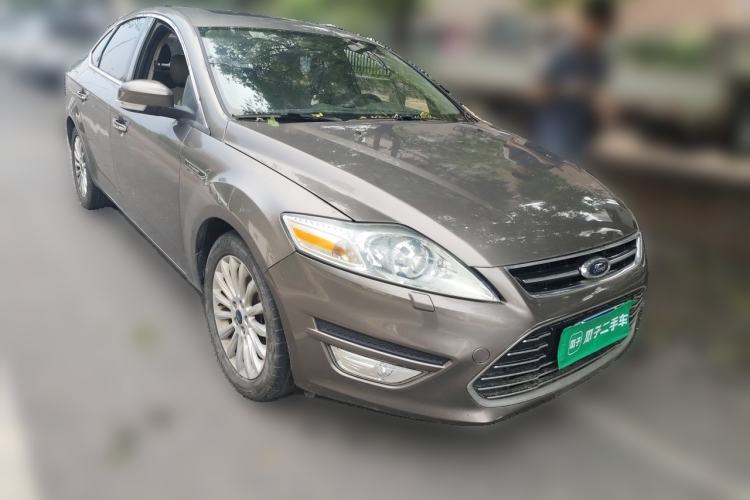 Used Ford Mondeo 2011 2.0L GTDi 200 Luxury Edition Front Right 45 Deg