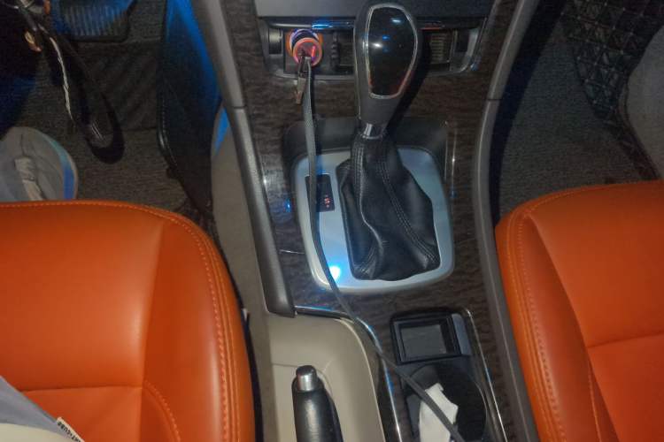 Used Ford Mondeo 2011 2.0L GTDi 200 Fashion Edition Gear Lever