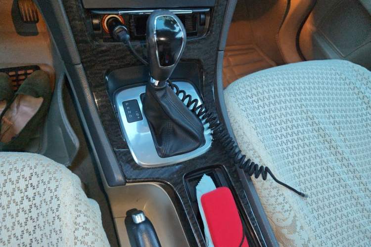 Used Ford Mondeo 2011 2.0L GTDi 200 Luxury Edition Gear Lever