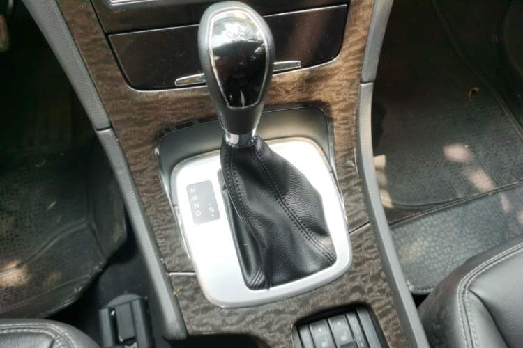 Used Ford Mondeo 2011 2.0L GTDi 200 Luxury Edition Gear Lever