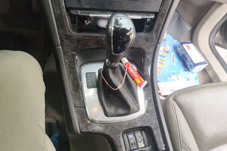 Used Ford Mondeo 2011 2.0L GTDi 200 Luxury Edition Gear Lever