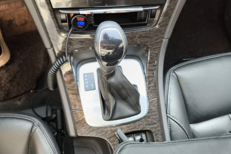 Used Ford Mondeo 2011 2.0L GTDi 200 Luxury Edition Gear Lever