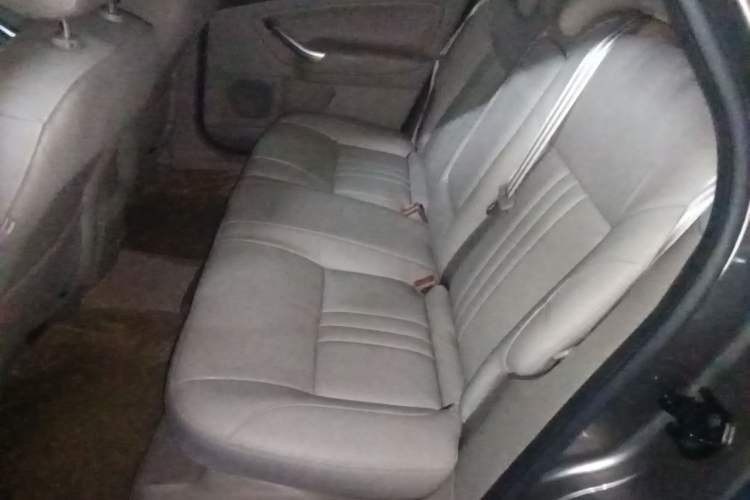 Used Ford Mondeo 2011 2.3L Luxury Model Left Rear Seat