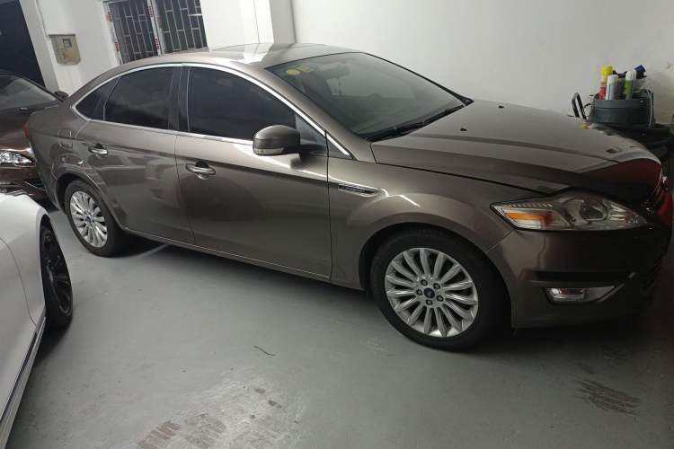 Used Ford Mondeo 2011 2.0L GTDi 200 Fashion Edition Left Side