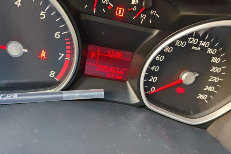 Used Ford Mondeo 2011 2.3L Fashion Edition Odometer Close Up