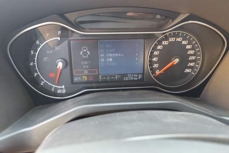 Used Ford Mondeo 2011 2.0L GTDi 200 Luxury Edition Odometer Close Up