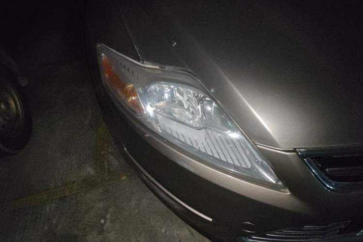 Used Ford Mondeo 2011 2.3L Fashion Edition Right Front Headlight