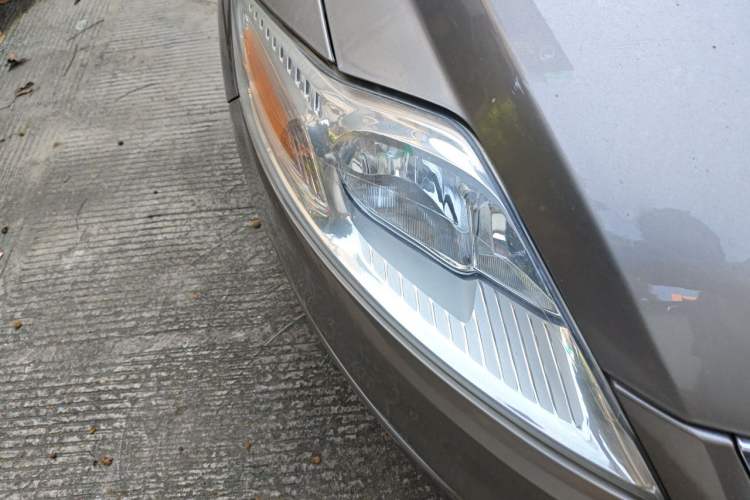 Used Ford Mondeo 2011 2.3L Fashion Edition Right Front Headlight