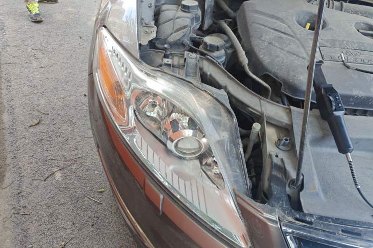 Used Ford Mondeo 2011 2.0L GTDi 200 Luxury Edition Right Front Headlight