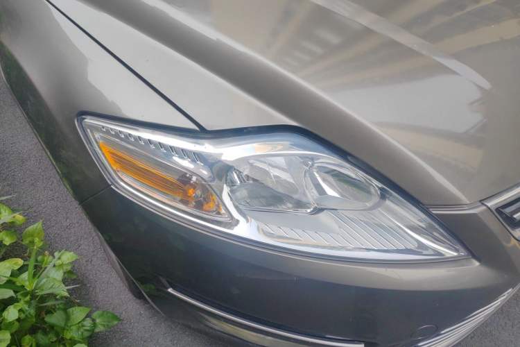 Used Ford Mondeo 2011 2.0L GTDi 200 Fashion Edition Right Front Headlight
