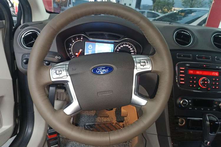 Used Ford Mondeo 2011 2.0L GTDi 200 Fashion Edition Steering Wheel