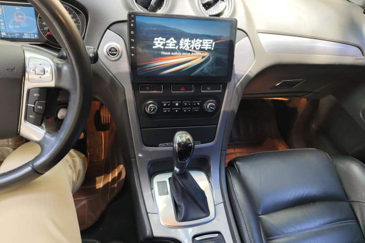 Used Ford Mondeo 2011 2.0L GTDi240 Luxury Sport Navigation Edition Audio And AC Panel