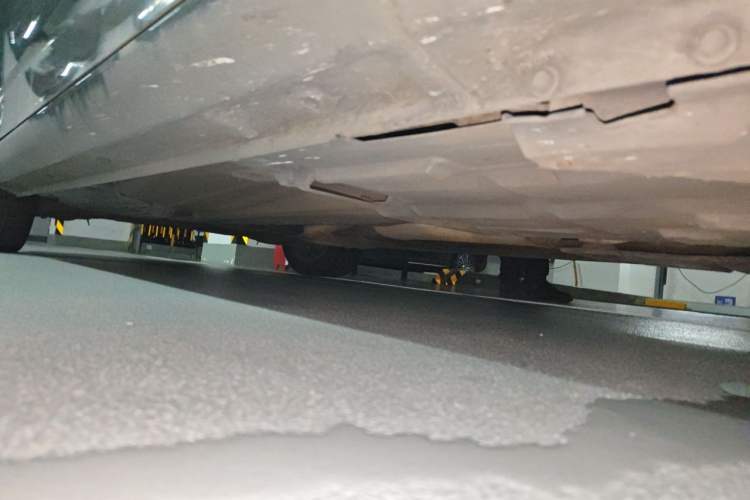 Used Ford Mondeo 2011 2.0L GTDi240 Ultimate Edition Chassis Front Right