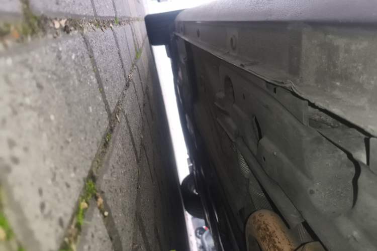 Used Ford Mondeo 2011 2.0L GTDi 200 Fashion Edition Chassis Rear Left