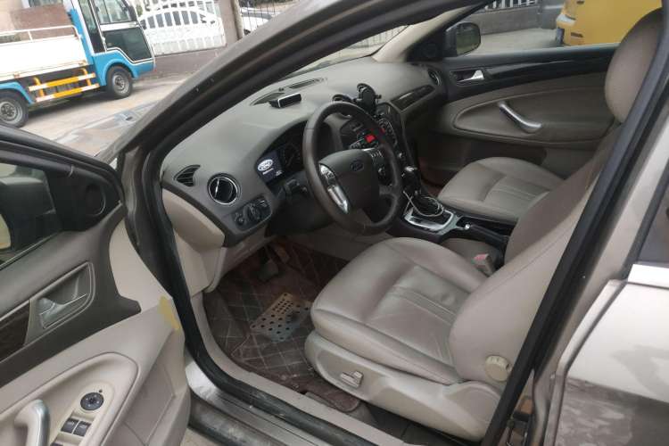 Used Ford Mondeo 2011 2.0L GTDi 200 Fashion Edition Driver Seat