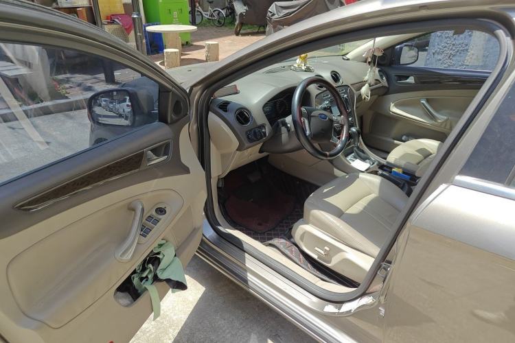 Used Ford Mondeo 2011 2.0L GTDi 200 Fashion Edition Driver Seat
