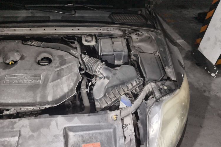 Used Ford Mondeo 2011 2.0L GTDi 200 Fashion Edition Engine Bay Left