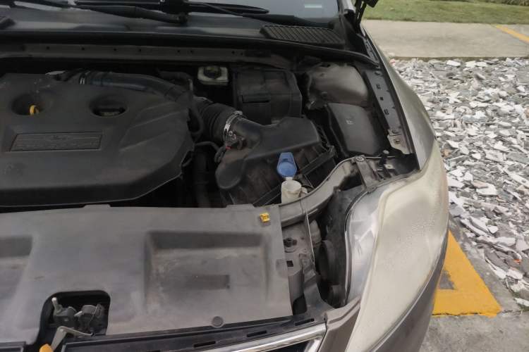 Used Ford Mondeo 2011 2.0L GTDi 200 Fashion Edition Engine Bay Left