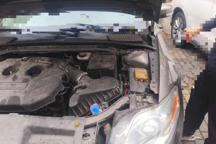 Used Ford Mondeo 2011 2.0L GTDi 200 Fashion Edition Engine Bay Left