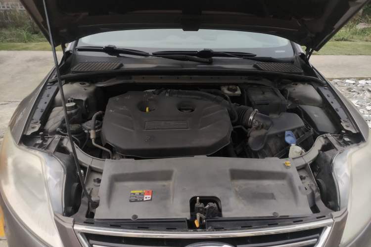 Used Ford Mondeo 2011 2.0L GTDi 200 Fashion Edition Engine Bay