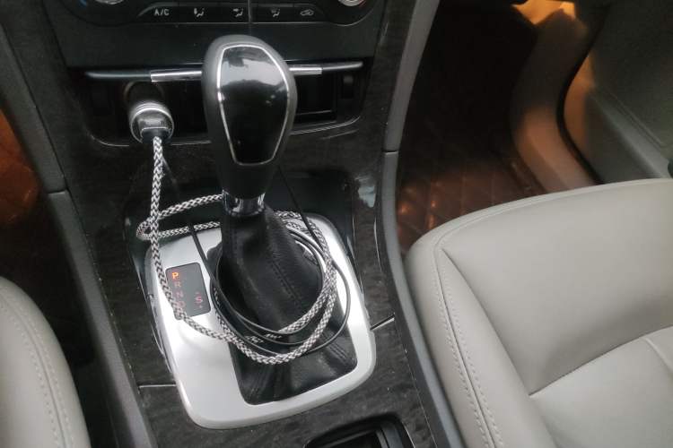 Used Ford Mondeo 2011 2.0L GTDi 200 Fashion Edition Gear Lever