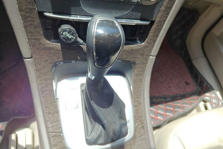 Used Ford Mondeo 2011 2.0L GTDi 200 Fashion Edition Gear Lever