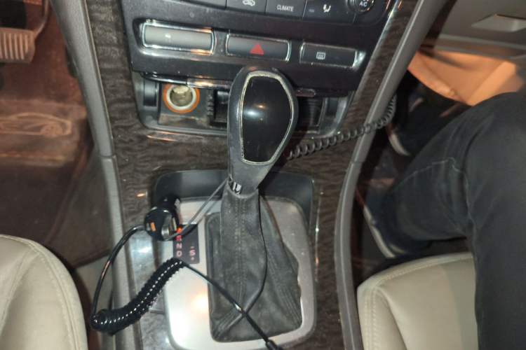 Used Ford Mondeo 2011 2.0L GTDi 200 Luxury Edition Gear Lever
