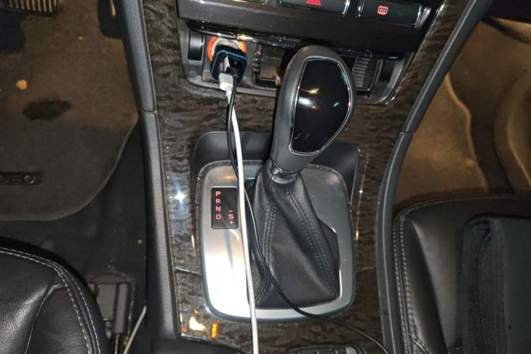 Used Ford Mondeo 2011 2.0L GTDi240 Ultimate Edition Gear Lever