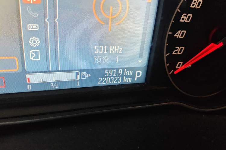 Used Ford Mondeo 2011 2.0L GTDi 200 Luxury Edition Odometer Close Up