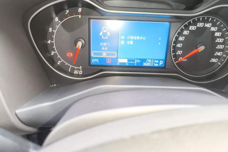 Used Ford Mondeo 2011 2.0L GTDi 200 Fashion Edition Odometer Close Up