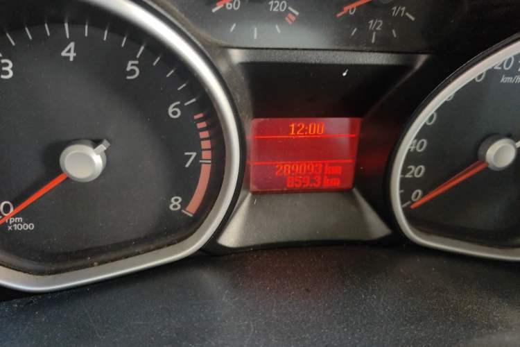 Used Ford Mondeo 2011 2.3L Fashion Edition Odometer Close Up