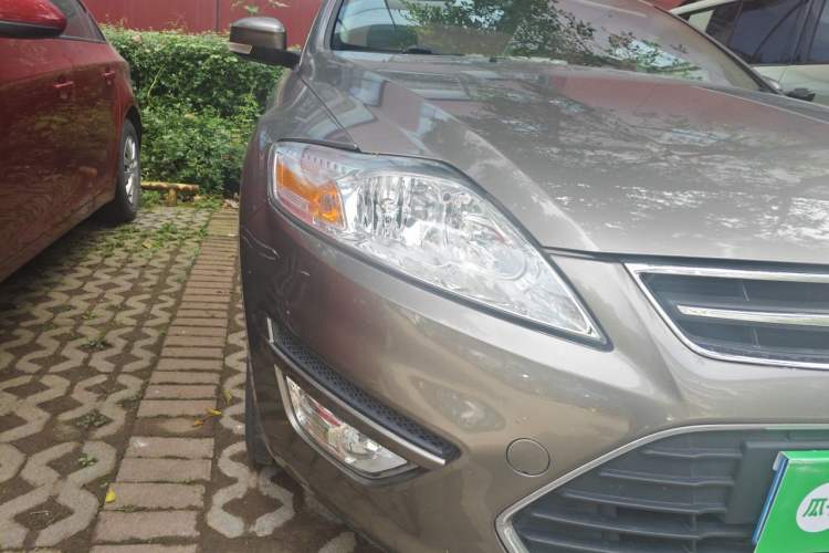 Used Ford Mondeo 2011 2.3L Fashion Edition Right Front Headlight