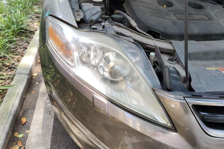 Used Ford Mondeo 2011 2.0L GTDi240 Luxury Sport Navigation Edition Right Front Headlight