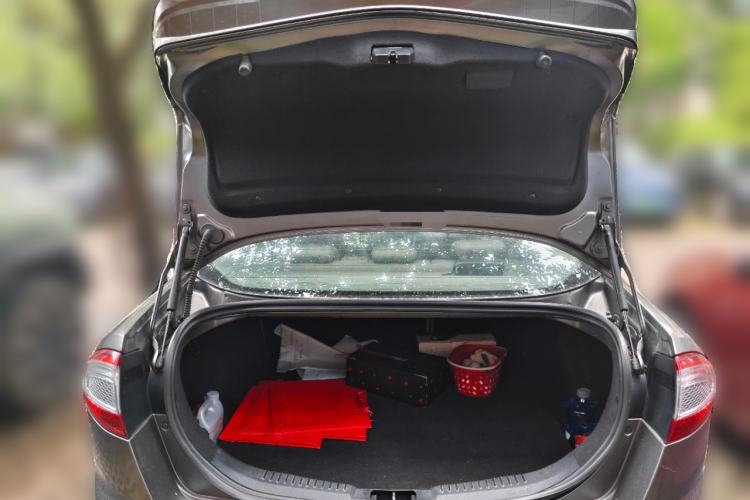 Used Ford Mondeo 2011 2.3L Fashion Edition Trunk