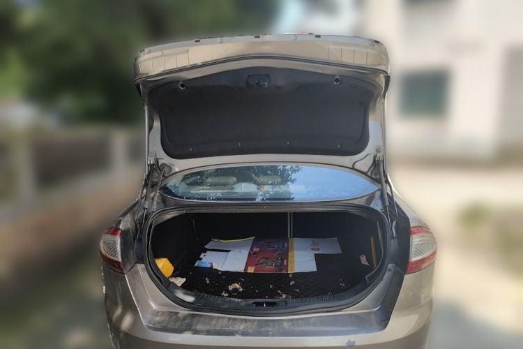 Used Ford Mondeo 2011 2.3L Fashion Edition Trunk