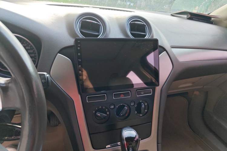 Used Ford Mondeo 2011 2.3L Fashion Edition Audio And AC Panel