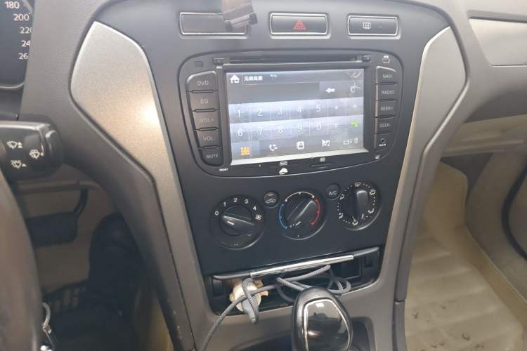 Used Ford Mondeo 2011 2.3L Fashion Edition Audio And AC Panel